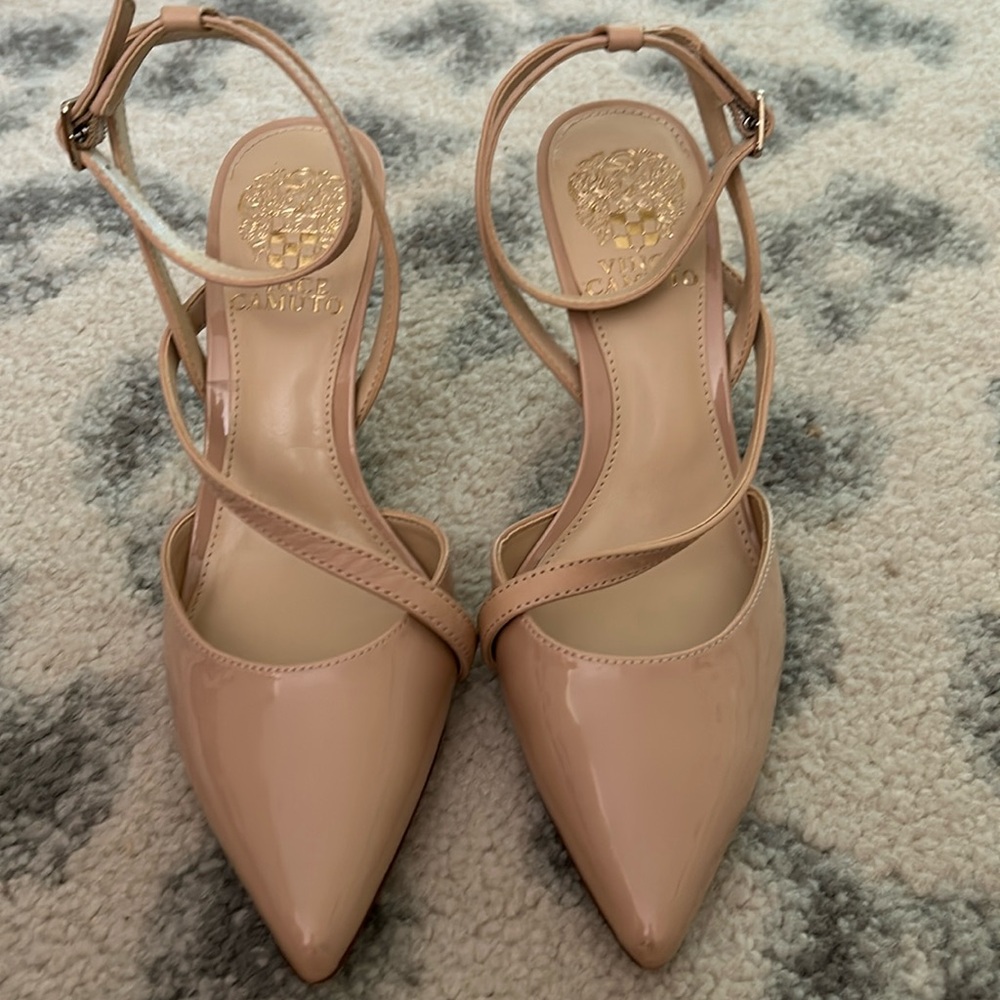 Vince Camuto nude Heels size 6.5